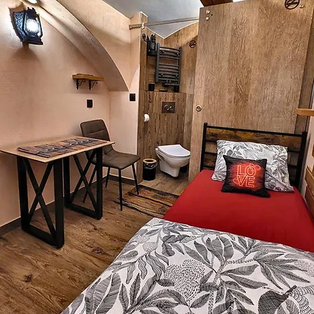Podziemne Arkady-nocleg Centrum Blisko Dworca Capsule hotel Gniezno