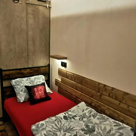Podziemne Arkady-nocleg Centrum Blisko Dworca Capsule hotel