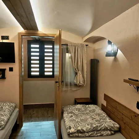 Podziemne Arkady-nocleg Centrum Blisko Dworca Capsule hotel *